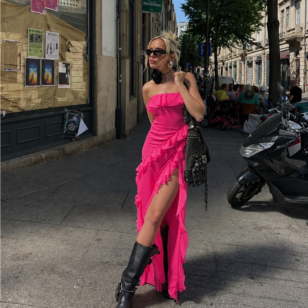 🇺🇸Firm Price🇺🇸house of CB Sarina Fuchsia ruffle maxi dress